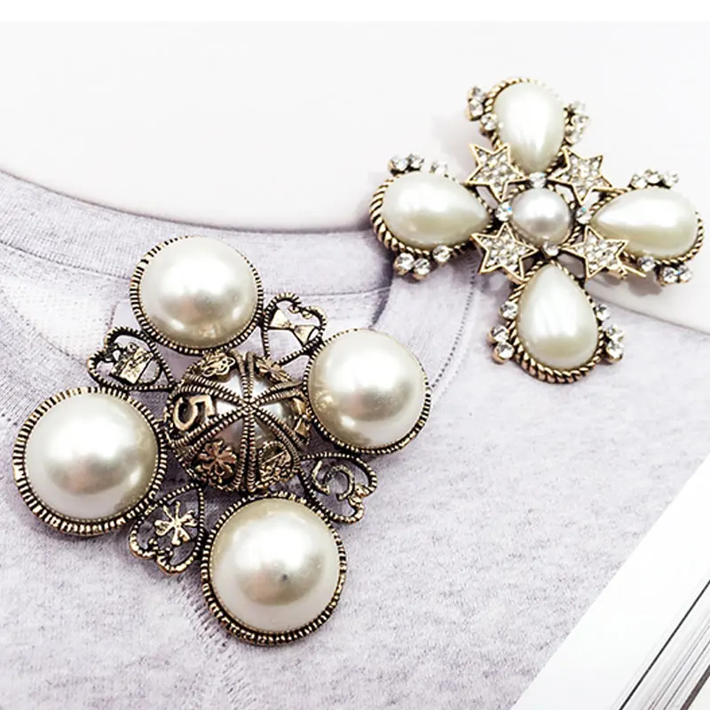 Retro Famous Luxury Brand Designer Brooch High Quality Big Pearl 5 Jewelry Brooches Pins Broach For Women Sweater Dress