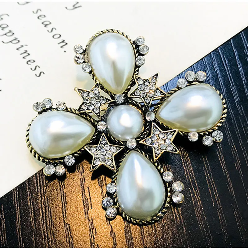 Retro Famous Luxury Brand Designer Brooch High Quality Big Pearl 5 Jewelry Brooches Pins Broach For Women Sweater Dress