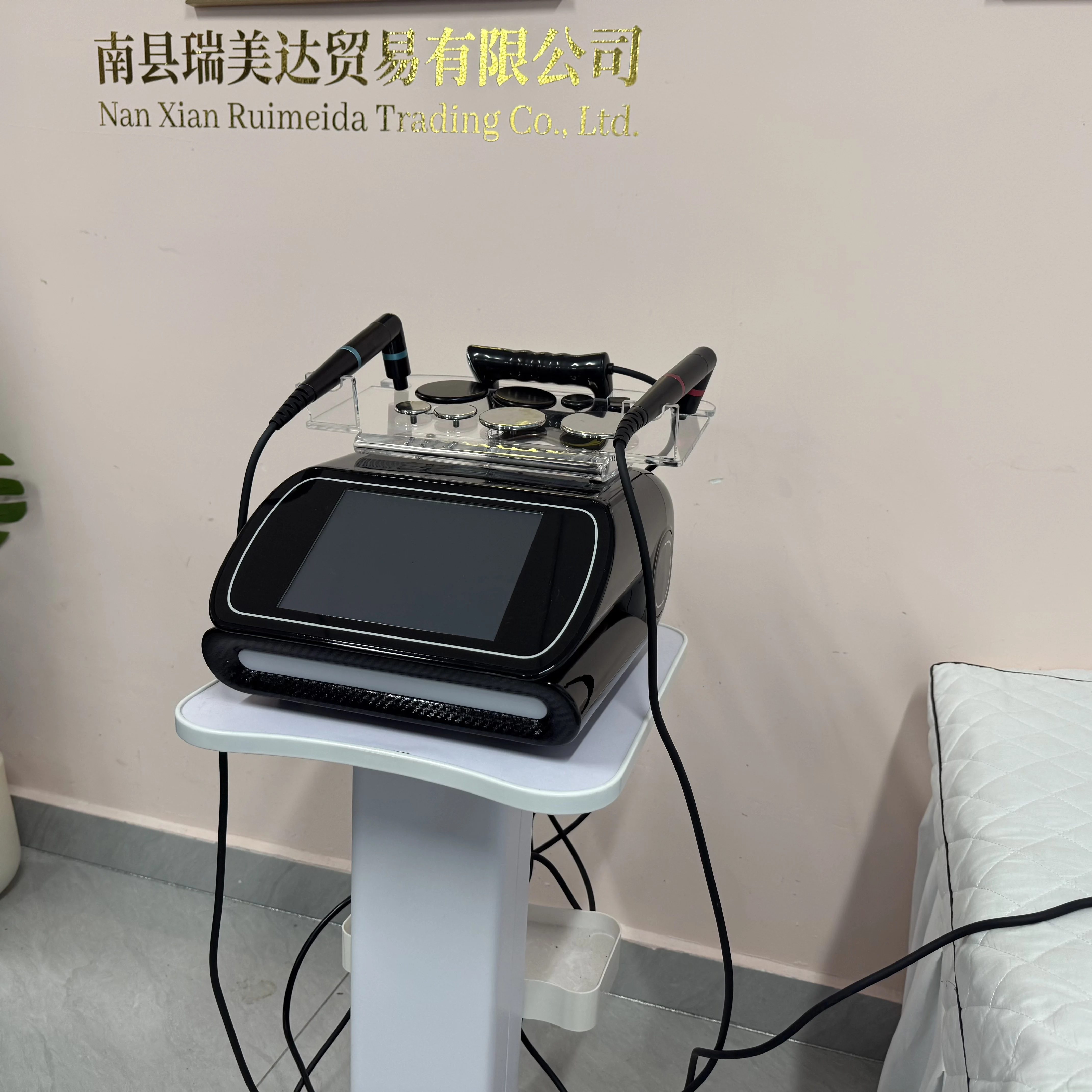 The Most Popular 448KHZ Tecar Therapy Machine Slimming Pain Relief SPA Beauty Skin Rejuvenation Diathermy Equipment