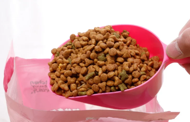 Hot Sale Plastic Dog Cat Food Spoon Shovel 3 Colors Convenient Feeder Plastic Pet Feed Scoop