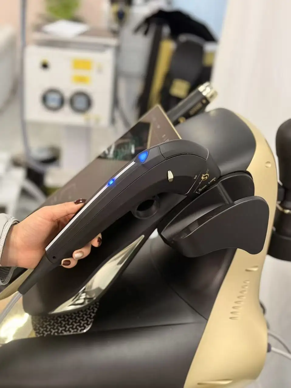 360MAX 25D HiFU 3 In 1 Technology Machine For Non Invasive Facial Slimming Anti Aging And Body Firming