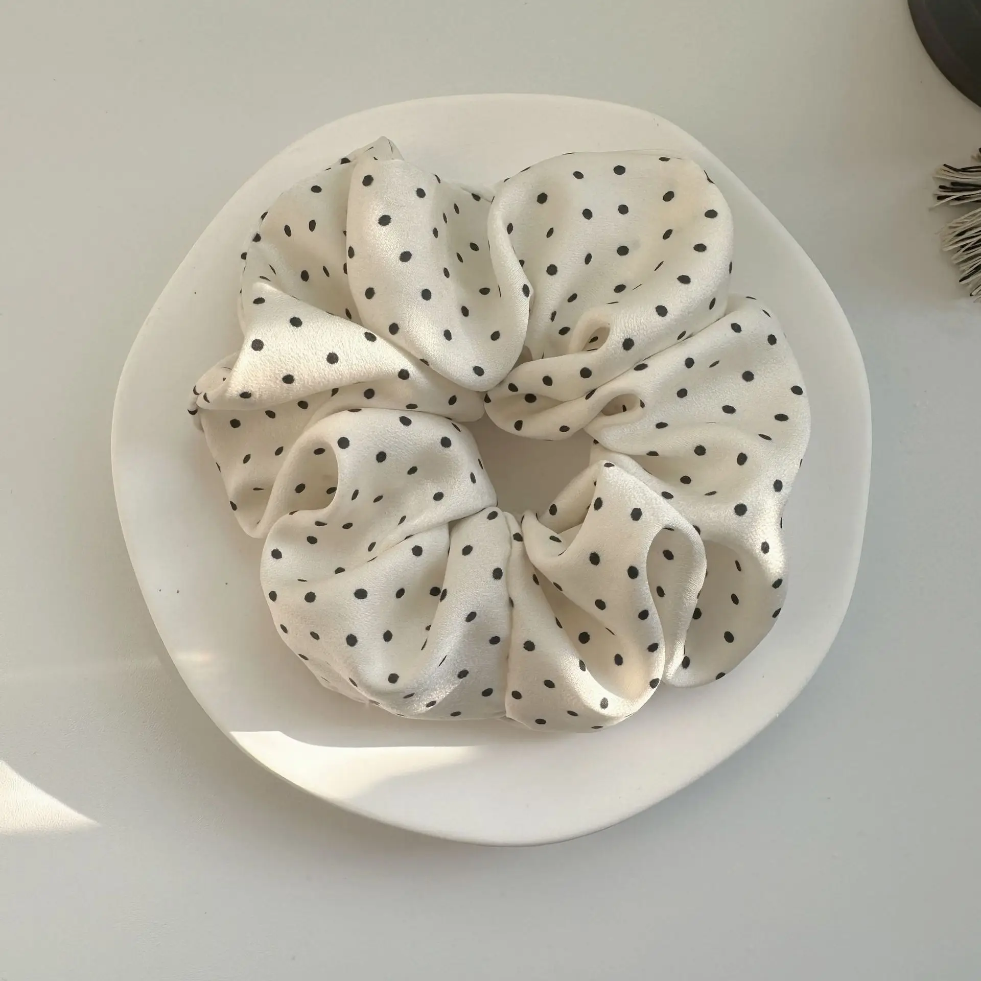 2Pcs Elegant Hair Scrunchies Women Minimalist Simulation Silk Hair Ties Wave Point Elastic Hair Loop Ponytail Hair Accessories