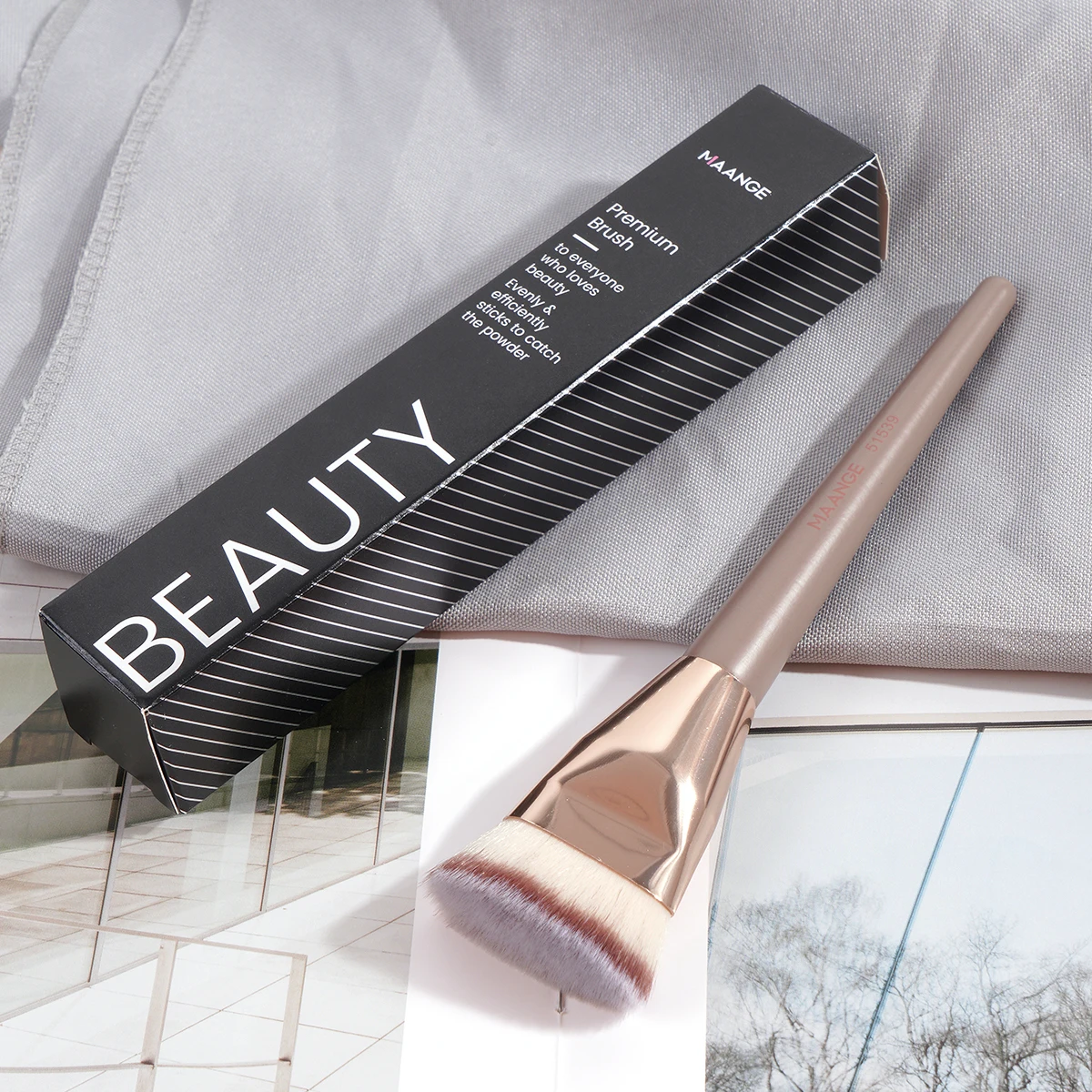 MAANGE Single Flat Round Tube Flat Head Foundation Brush With Box Powder Blush Concealer Makeup Brush Skin-friendly Makeup Tool