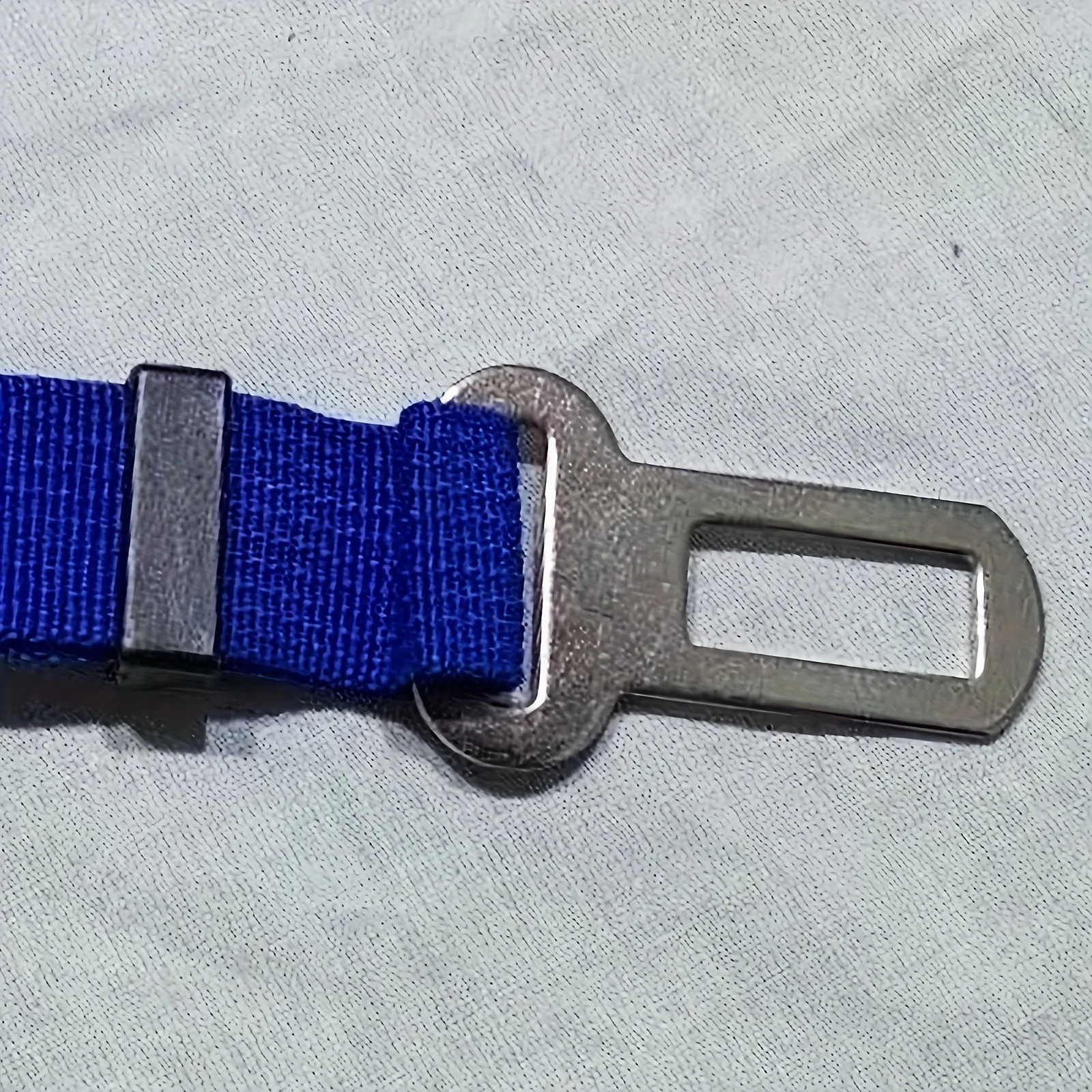 2/4 Pet Seat Belt Adapters - Car Metal Clips for Pet Leashes, Compatible with Truck & Car Seats
