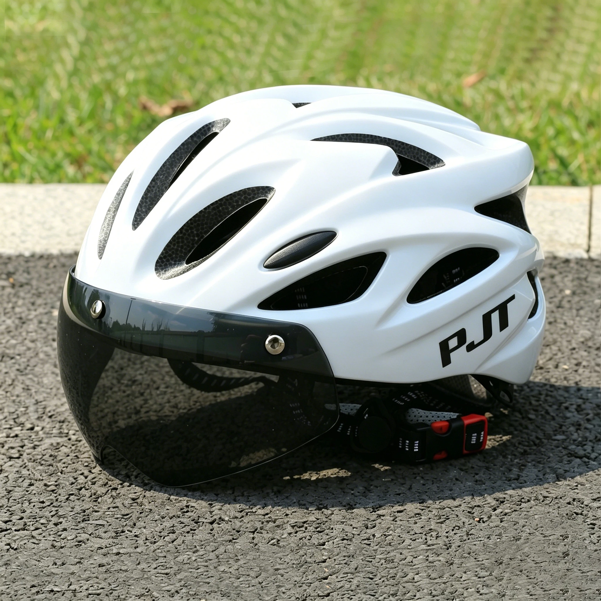PJT Ultra-Light Magnetic Goggles Bicycle Helmet Lightweight PC Shell & EPS Foam Construction Cycling Helmet MTB Bike Helmet
