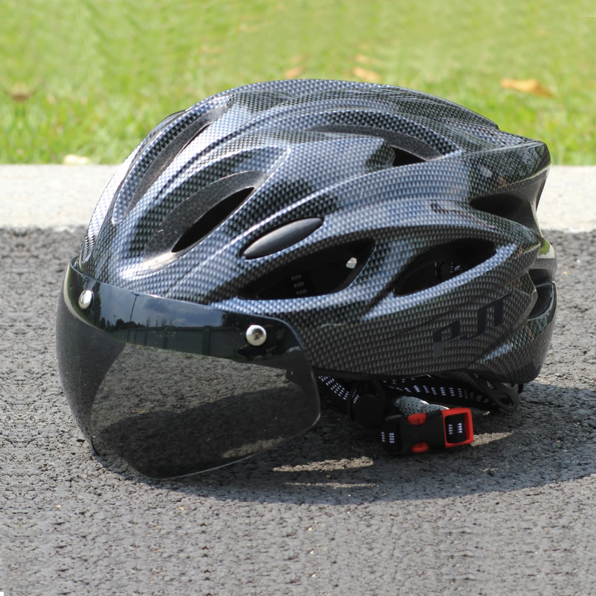 PJT Ultra-Light Magnetic Goggles Bicycle Helmet Lightweight PC Shell & EPS Foam Construction Cycling Helmet MTB Bike Helmet