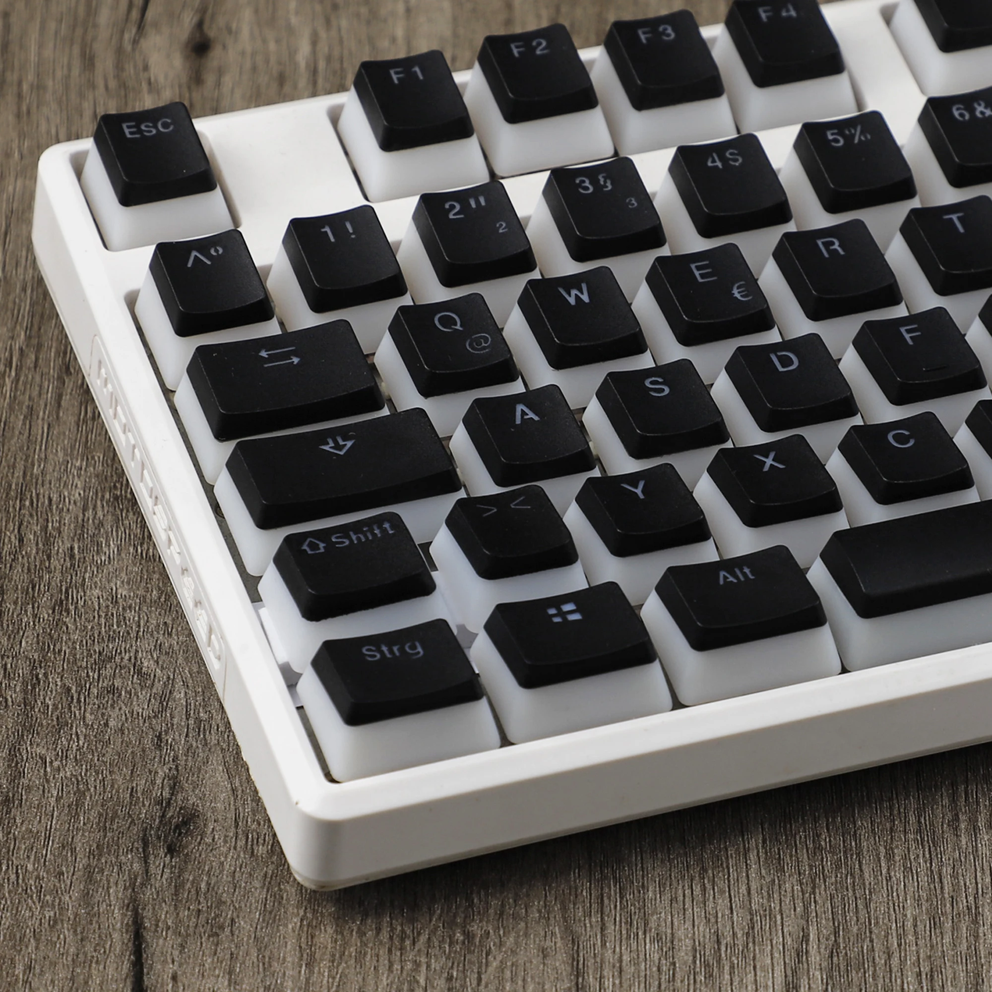 YMDK Pudding German ISO QWERTZ Double Shot PBT Shine Through OEM Profile Keycap Set Suitable For MX Switches Mechanical Keyboard