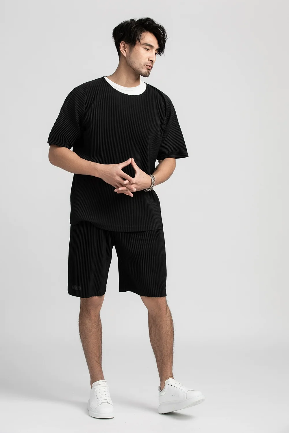 Miyake Pleated Shorts For Men Five-point Pants Baggy Casual Sports Shorts Japanese Pleated pants