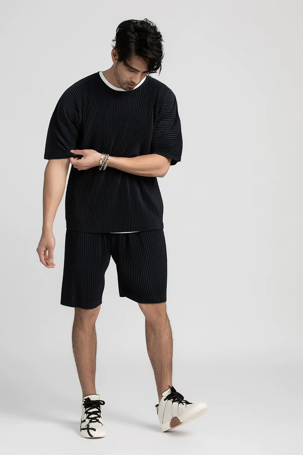Miyake Pleated Shorts For Men Five-point Pants Baggy Casual Sports Shorts Japanese Pleated pants
