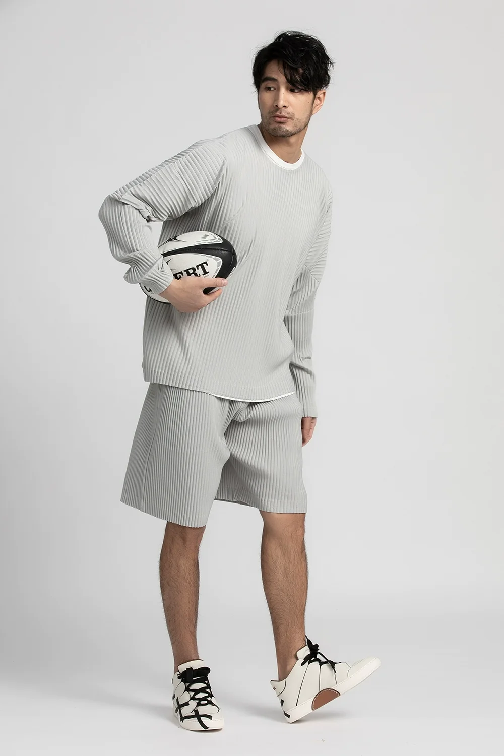Miyake Pleated Shorts For Men Five-point Pants Baggy Casual Sports Shorts Japanese Pleated pants
