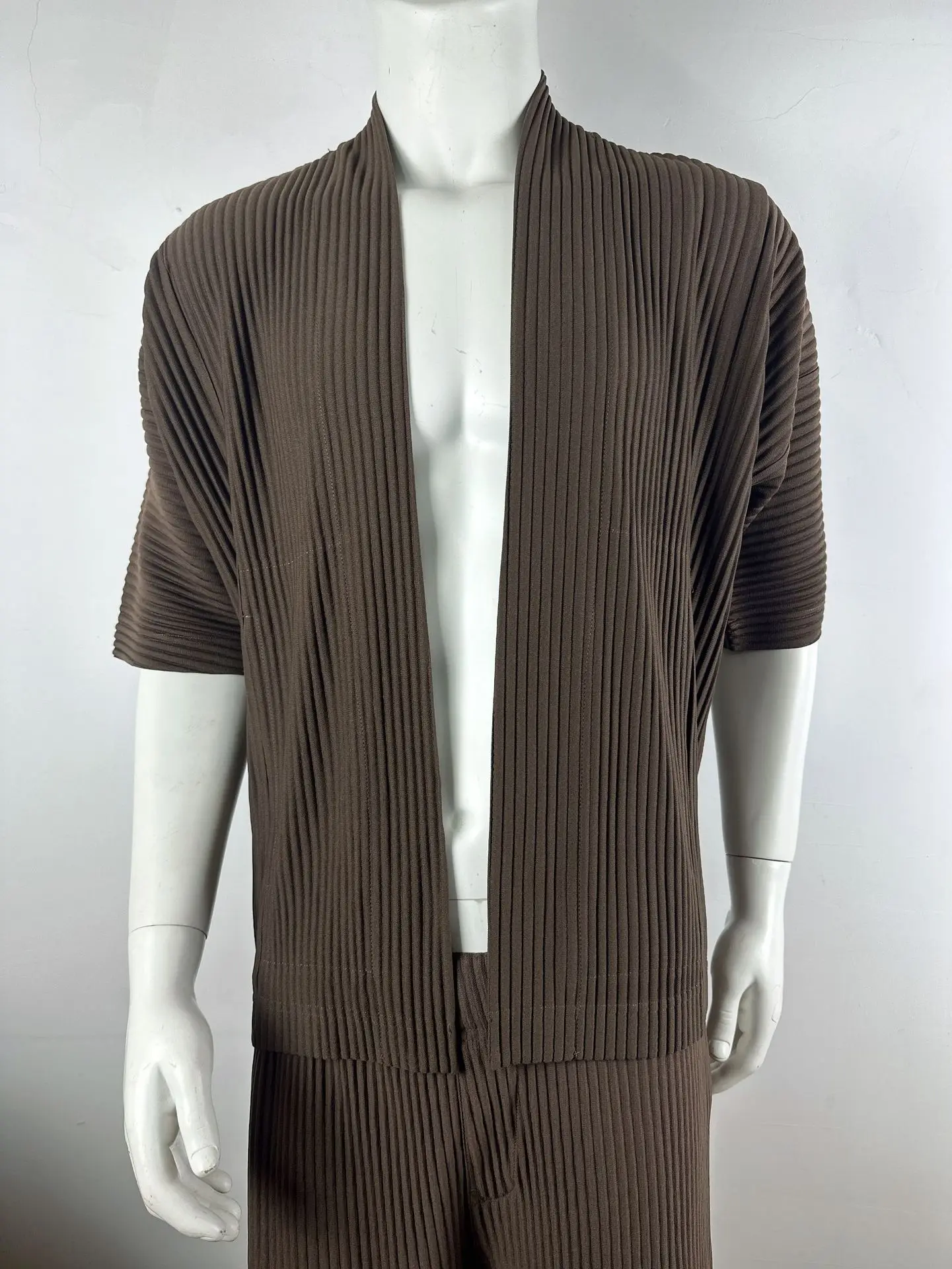 Miyake Pleated Jacket Men's Cardigan Japanese 2025 Spring and Summer New Pleated Men's Loose Big Yards Jacket Hundred Loose Tops