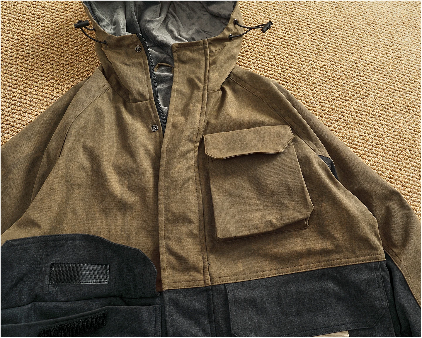 Winter velvet lining pocket work jacket men's hooded contrasting color stitching trendy functional cotton top