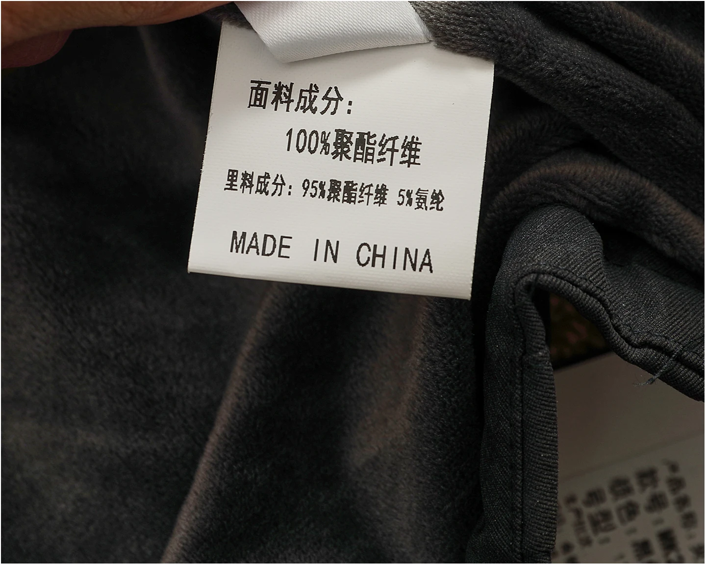 Winter velvet lining pocket work jacket men's hooded contrasting color stitching trendy functional cotton top