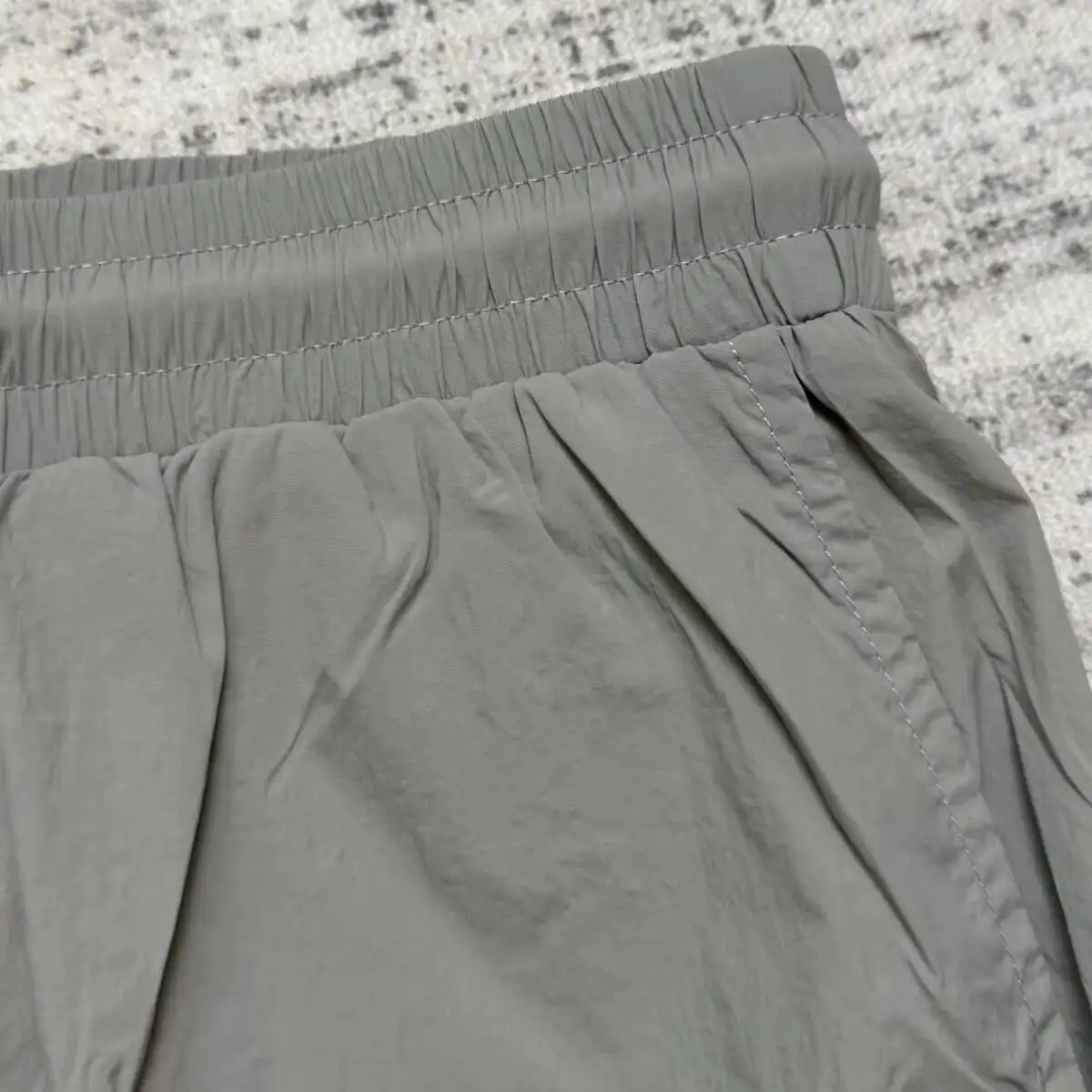 New Quick Dry Dust Grey Nylon Men Elastic Waist Drawstring Casual Cargo Shorts With Side Zipper Pockets