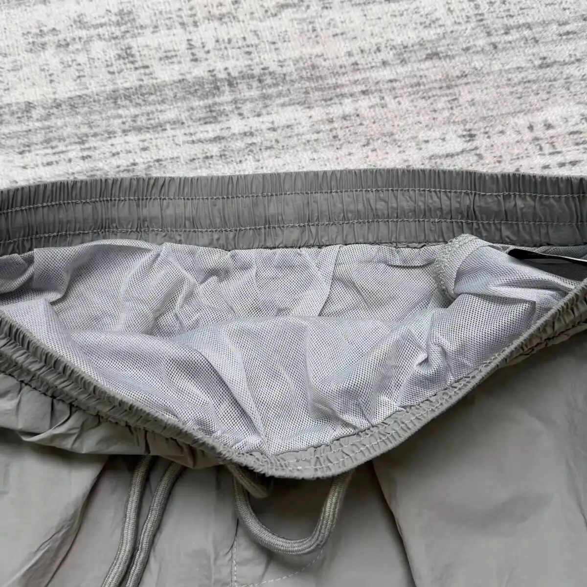 New Quick Dry Dust Grey Nylon Men Elastic Waist Drawstring Casual Cargo Shorts With Side Zipper Pockets