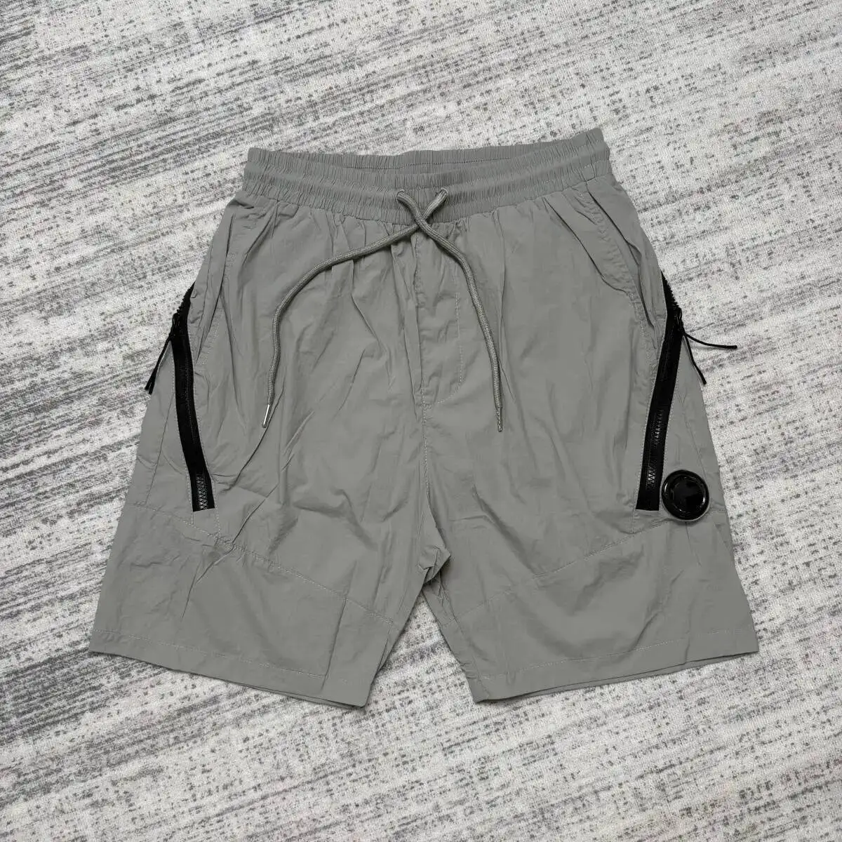 New Quick Dry Dust Grey Nylon Men Elastic Waist Drawstring Casual Cargo Shorts With Side Zipper Pockets