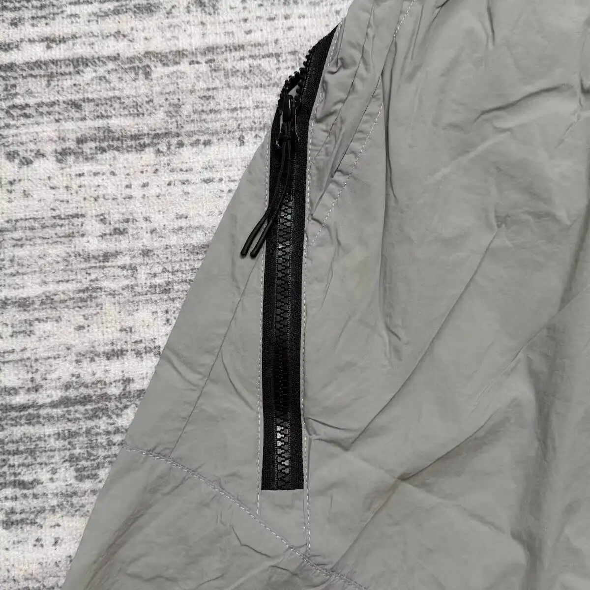 New Quick Dry Dust Grey Nylon Men Elastic Waist Drawstring Casual Cargo Shorts With Side Zipper Pockets