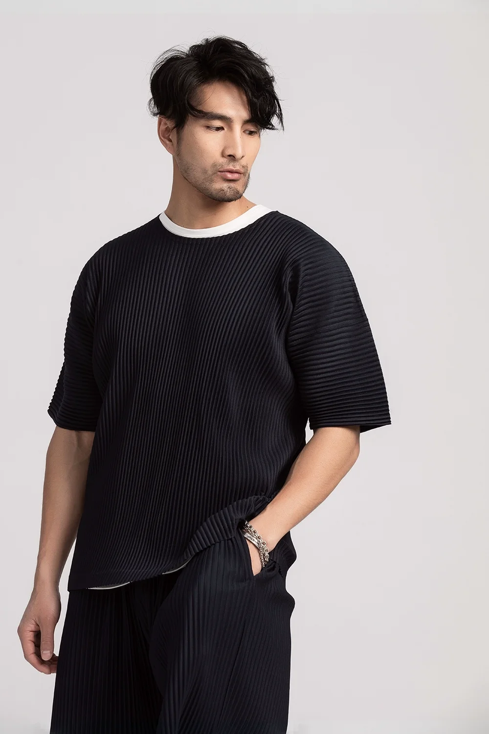 Miyake Shirt Thin Breathable Short Sleeve Round Neck T Shirt Summer Solid Sports Top Miyake Pleated Men