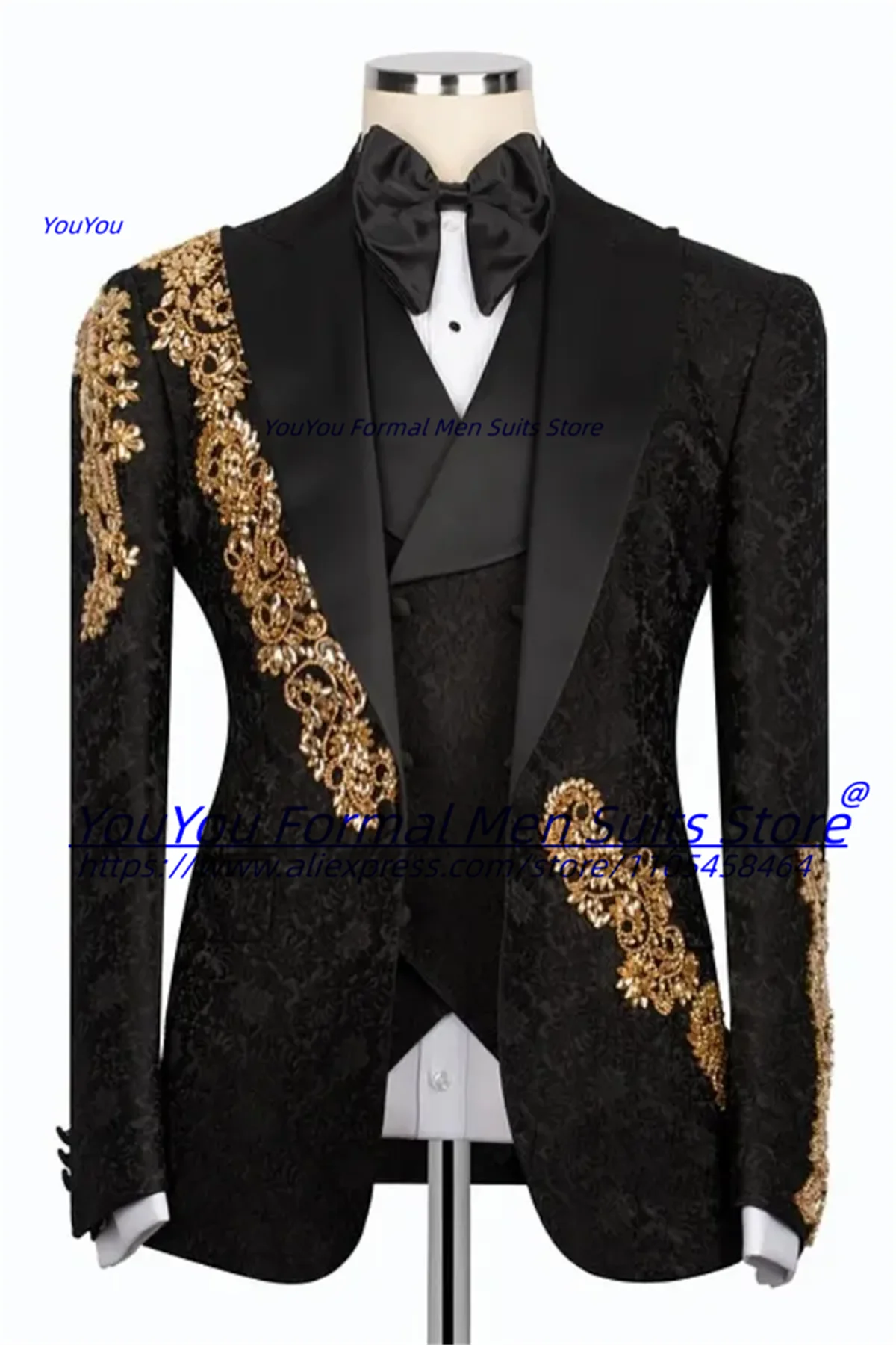 Handsome White Groom Wedding Tuxedos Customized Gorgeous Gold Crystal Embroidery Men Suits Male Prom Blazers trajes para hombre
