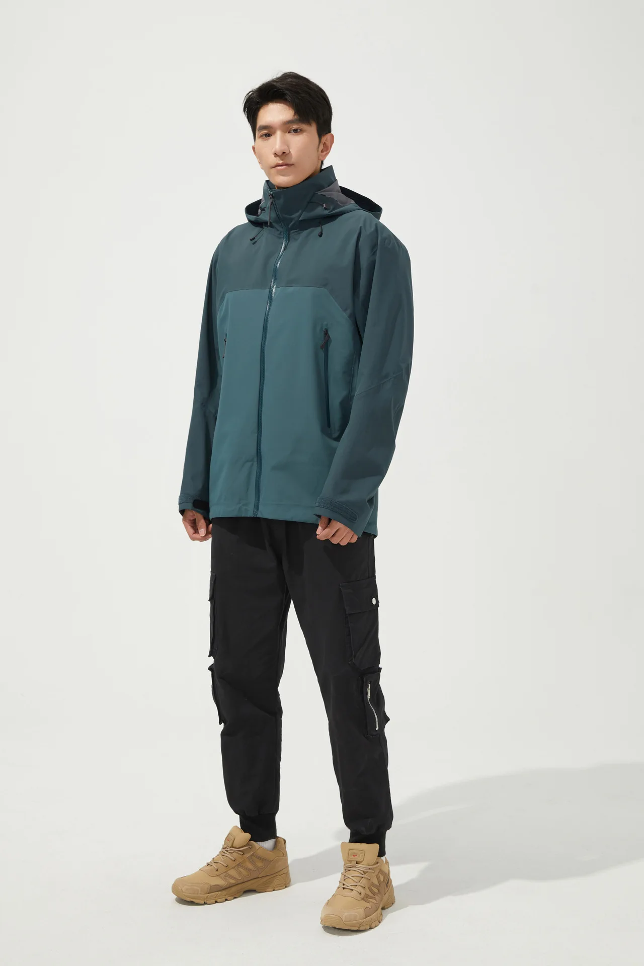 2026 Outdoor Men's and Women's, Fashionable, Windproof and Waterproof, Mountaineering, Breathable, Travel, Camping, Windbreaker