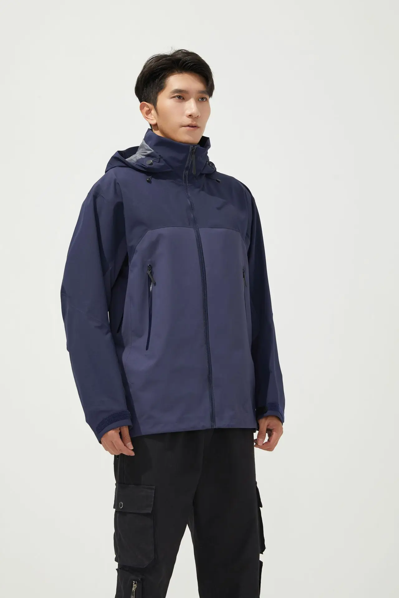 2026 Outdoor Men's and Women's, Fashionable, Windproof and Waterproof, Mountaineering, Breathable, Travel, Camping, Windbreaker