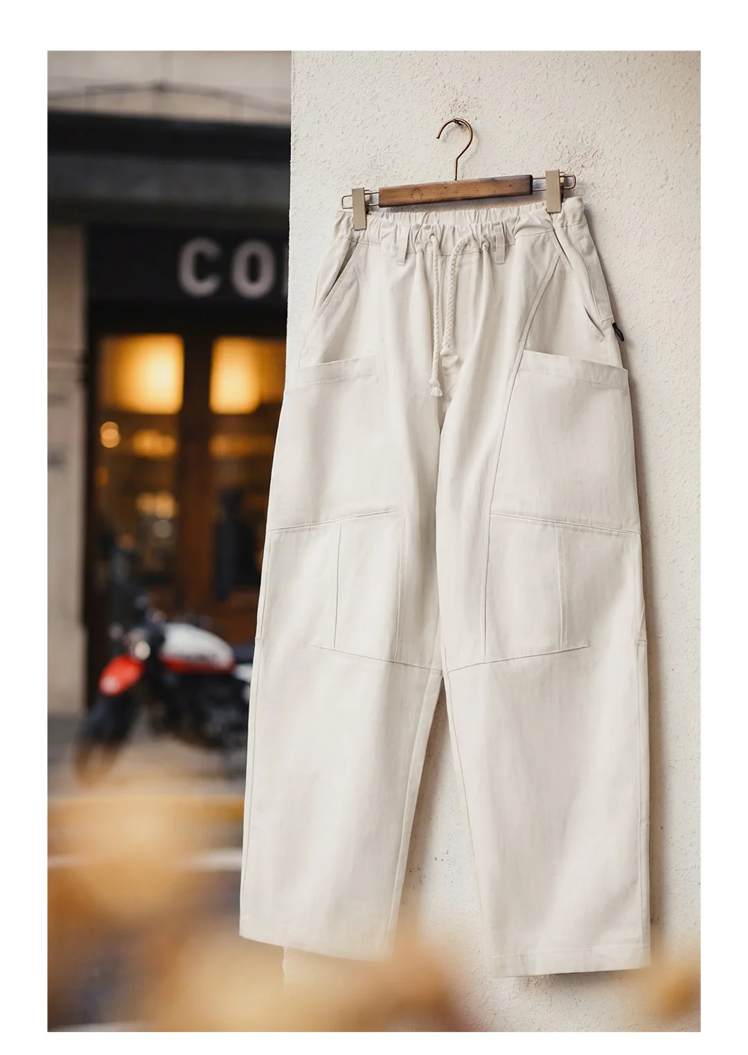 Maden Men‘s Vintage Patchwork Pants White Wide Leg Trousers Drawstring Elastic Waist Loose Fit Casual Pants for Spring Autumn