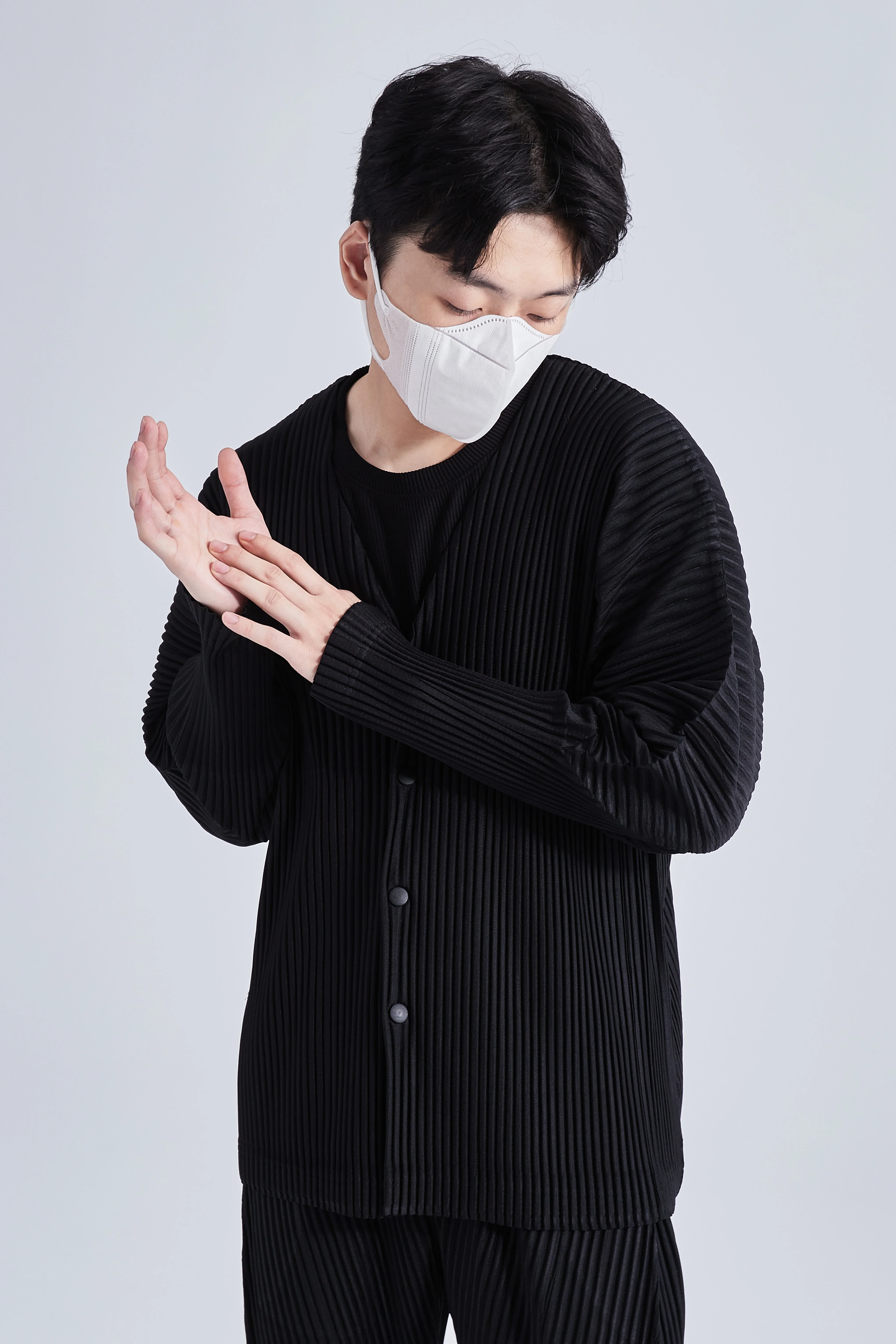 Miyake Pleated Men V-Neck Jacket Coat Collarless Single Breasted Long Sleeve Solid Color Cardigan