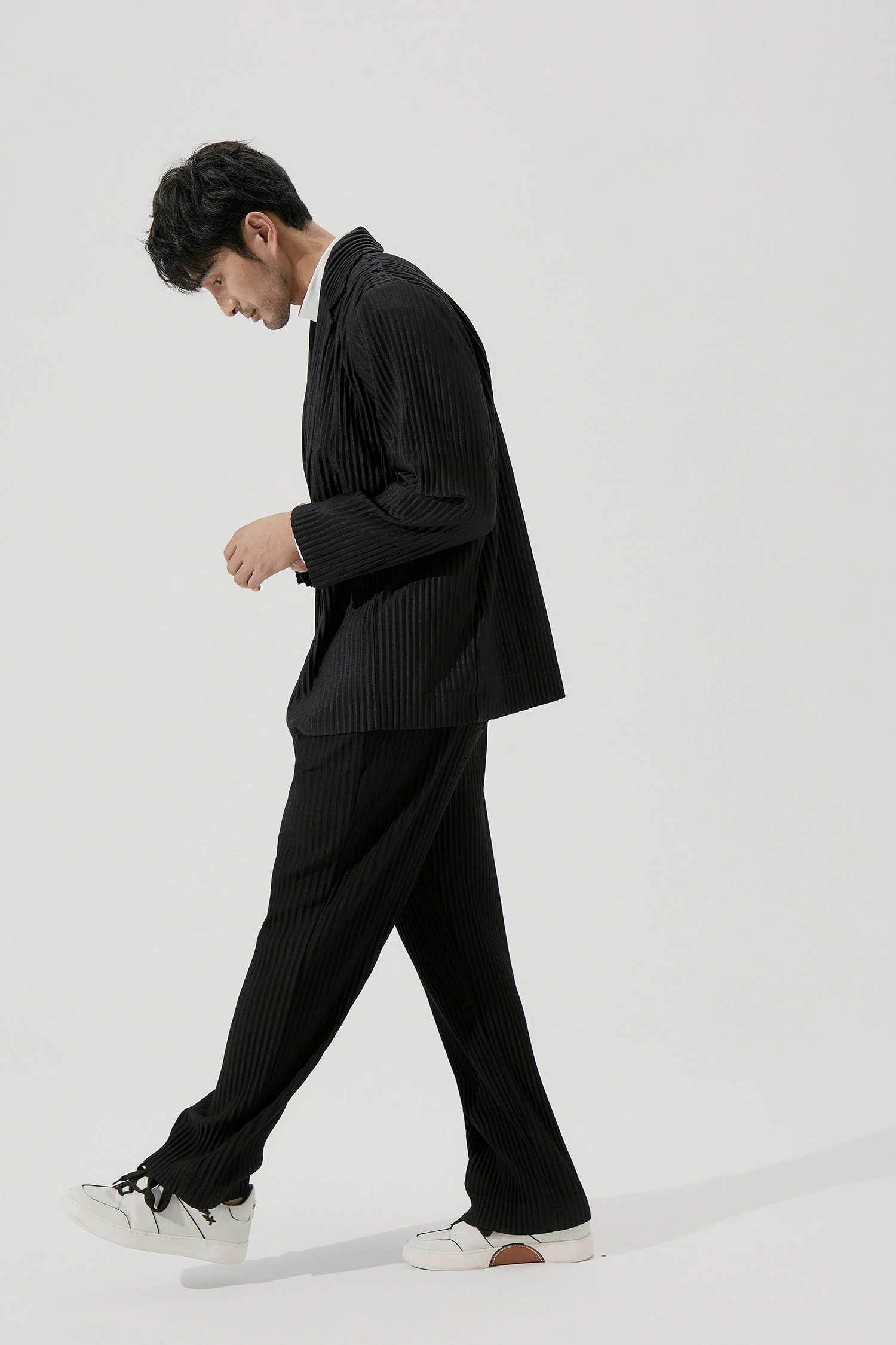Miyake Pleated Blazer Black Suits For Men High Quality Casual Japanese Style Blazers Stretch Fabric Slim Fit Coat