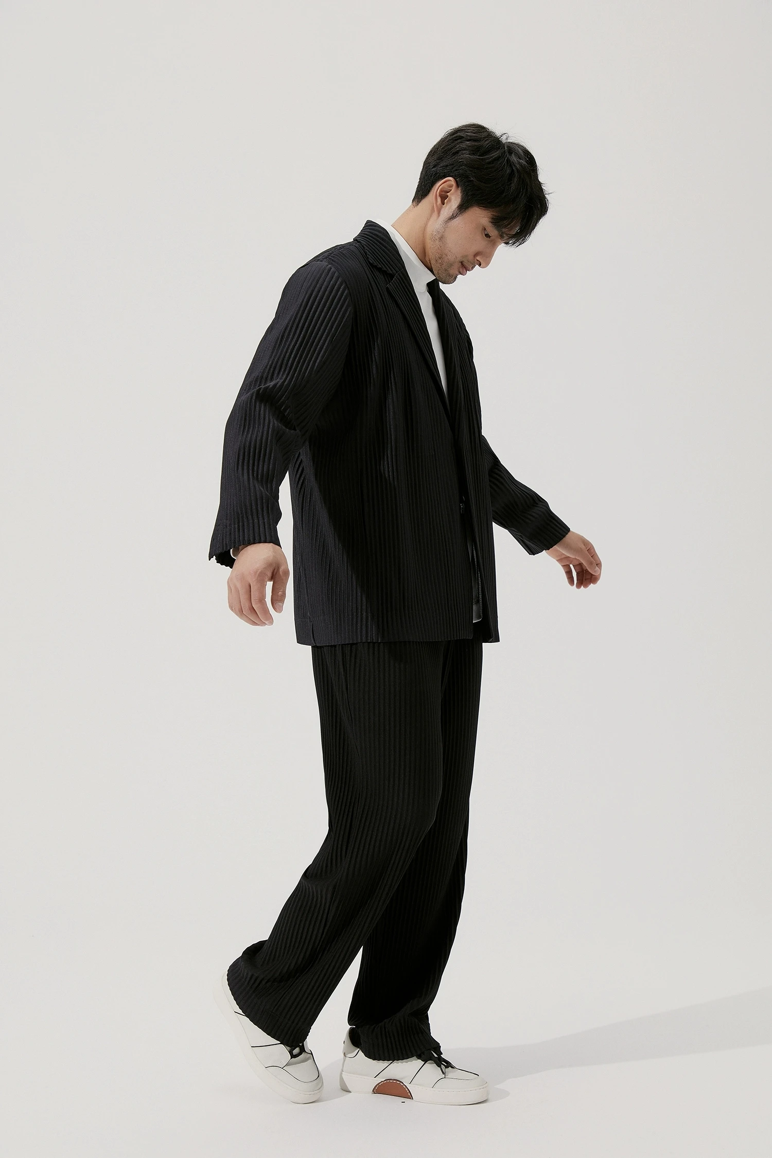 Miyake Pleated Blazer Black Suits For Men High Quality Casual Japanese Style Blazers Stretch Fabric Slim Fit Coat