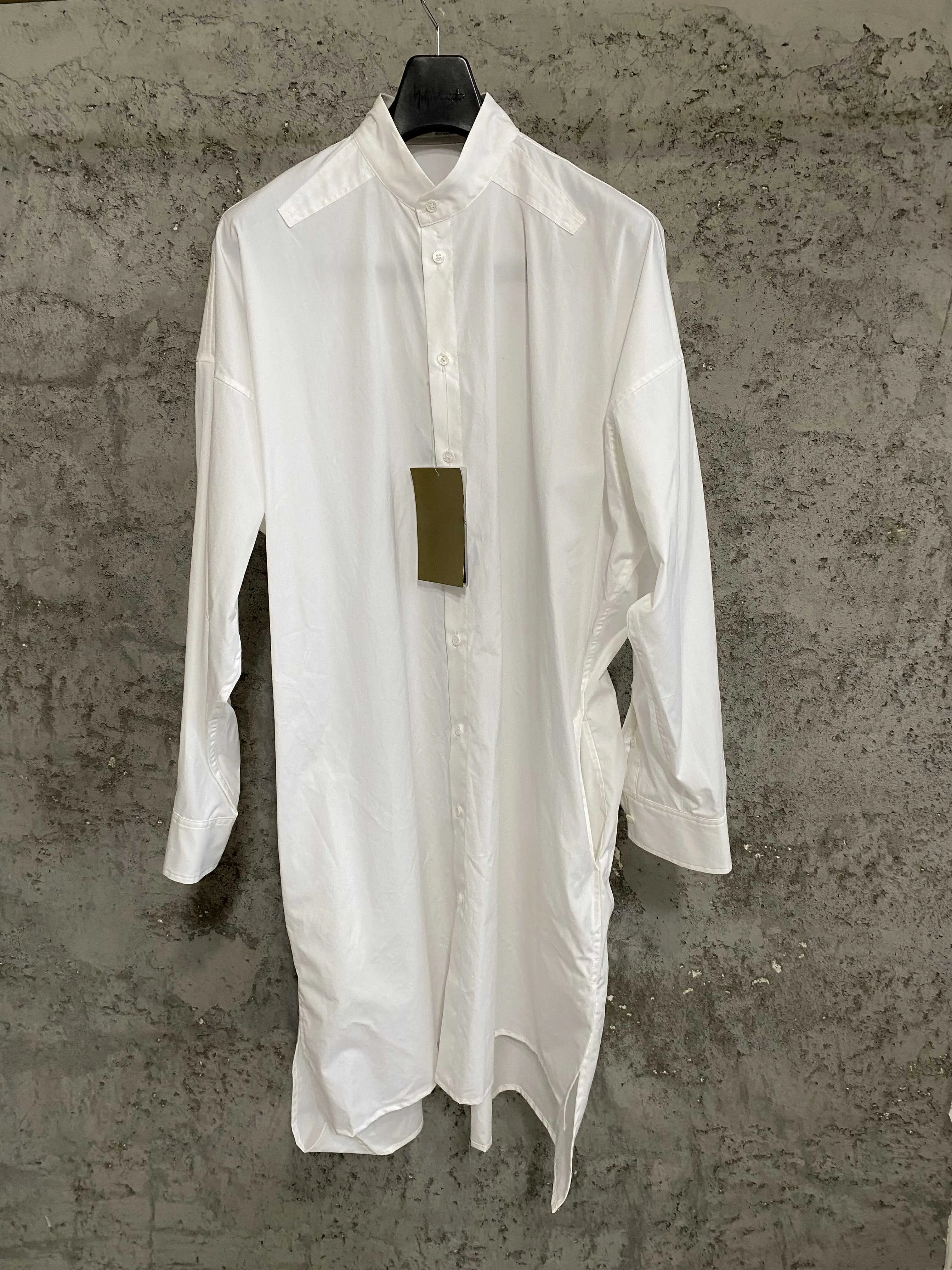 Original design with brush print design, mid-length collar shirt, long-sleeved simple shirt