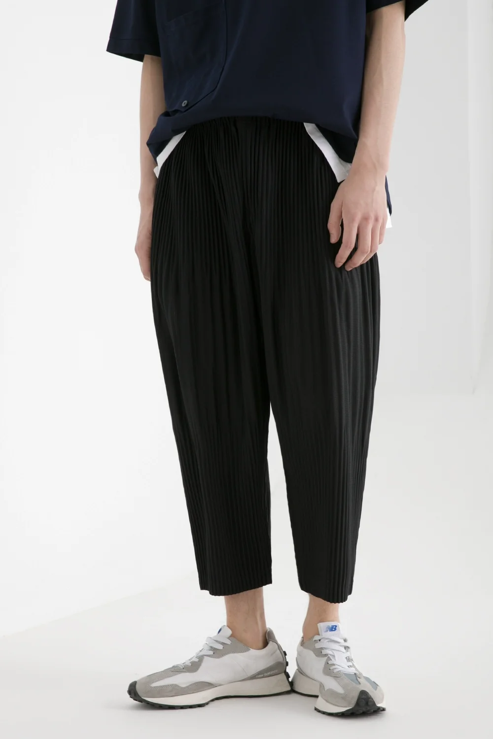Miyake Pleated Pants Harem Pants Men Japanese Streetwear Men Casual Baggy Trousers For Men Fashion Breathable Low-crotch Pants
