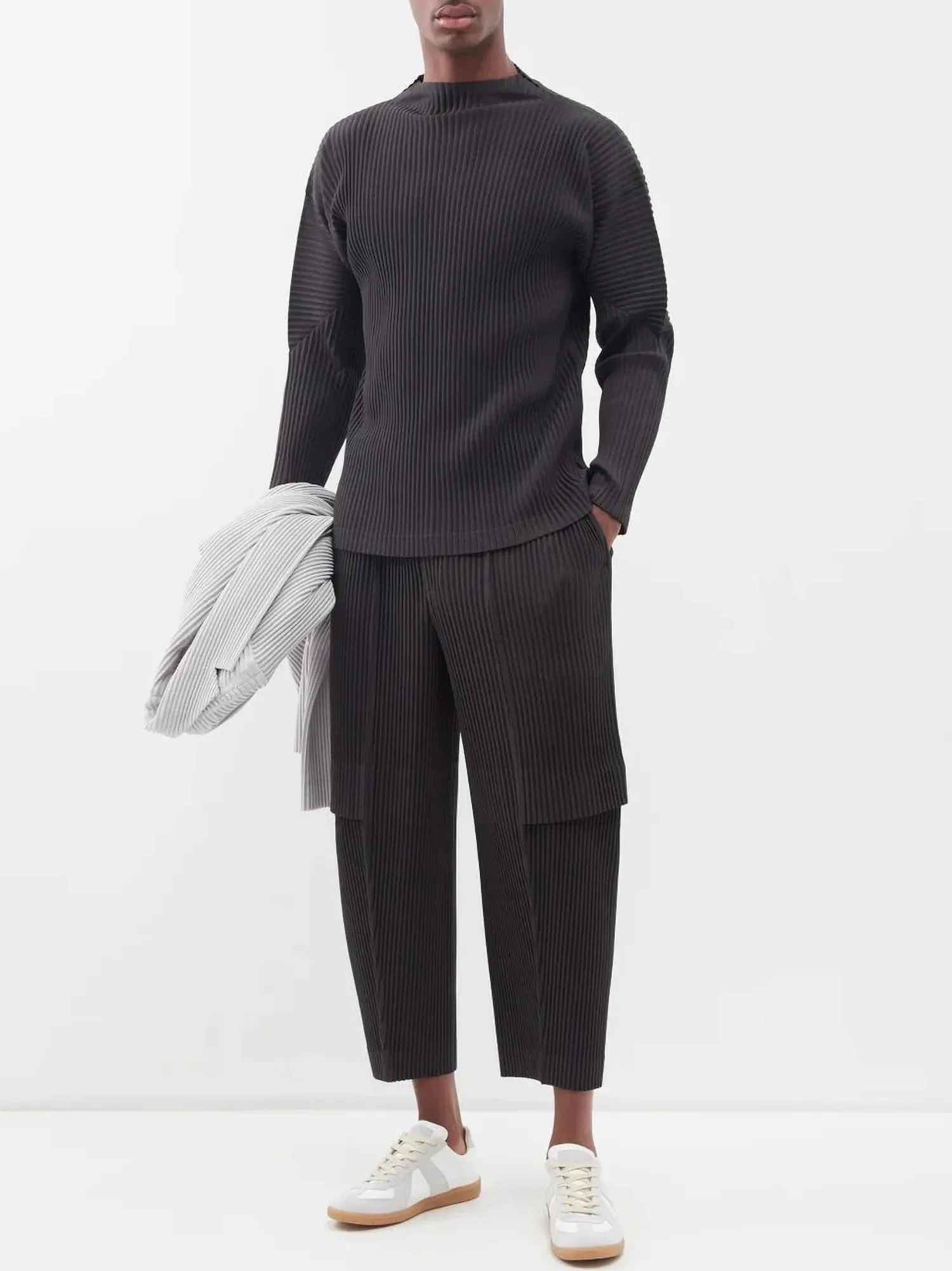 Miyake Pleated Men Cargo Pants Pleated Straight Pants Loose Overalls Men Baggy Black Trousers Fashion Casual Streetwear Pants
