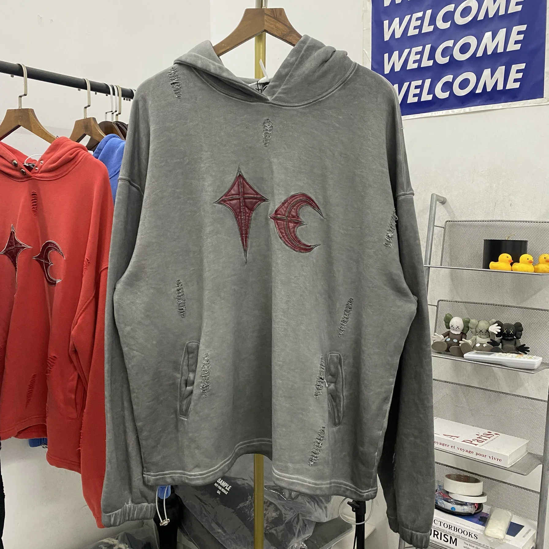 Hip Hop Thug Club Hole Damaged Hoodie Embroidery Red Leather Moon Star Ptach Pattern Sweatshirts Men Women Wash Pullovers Hoody