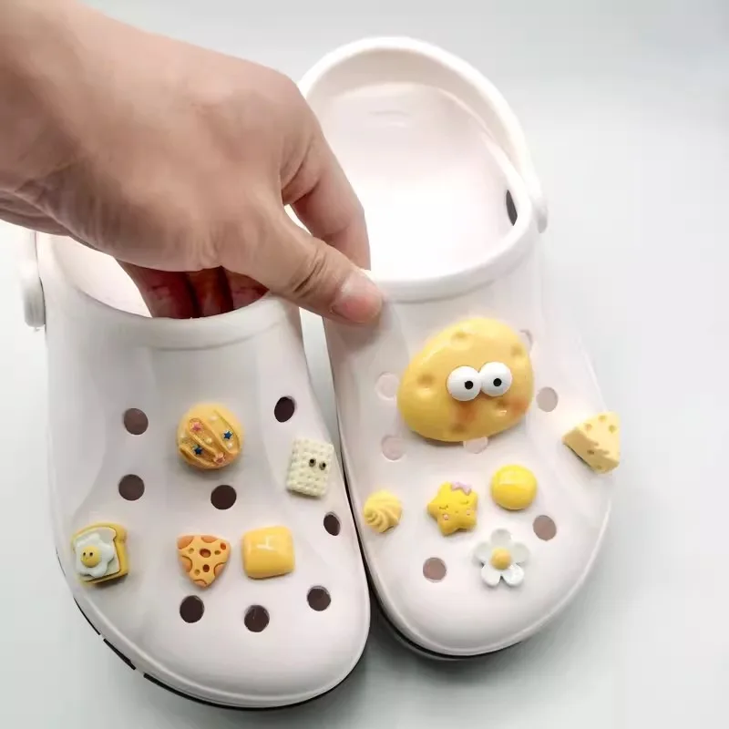 Designer Quality DIY Hole Shoes Charms Set Cheese Garden Shoe Decoration Accessories for Girls Interesting 2025 Gift