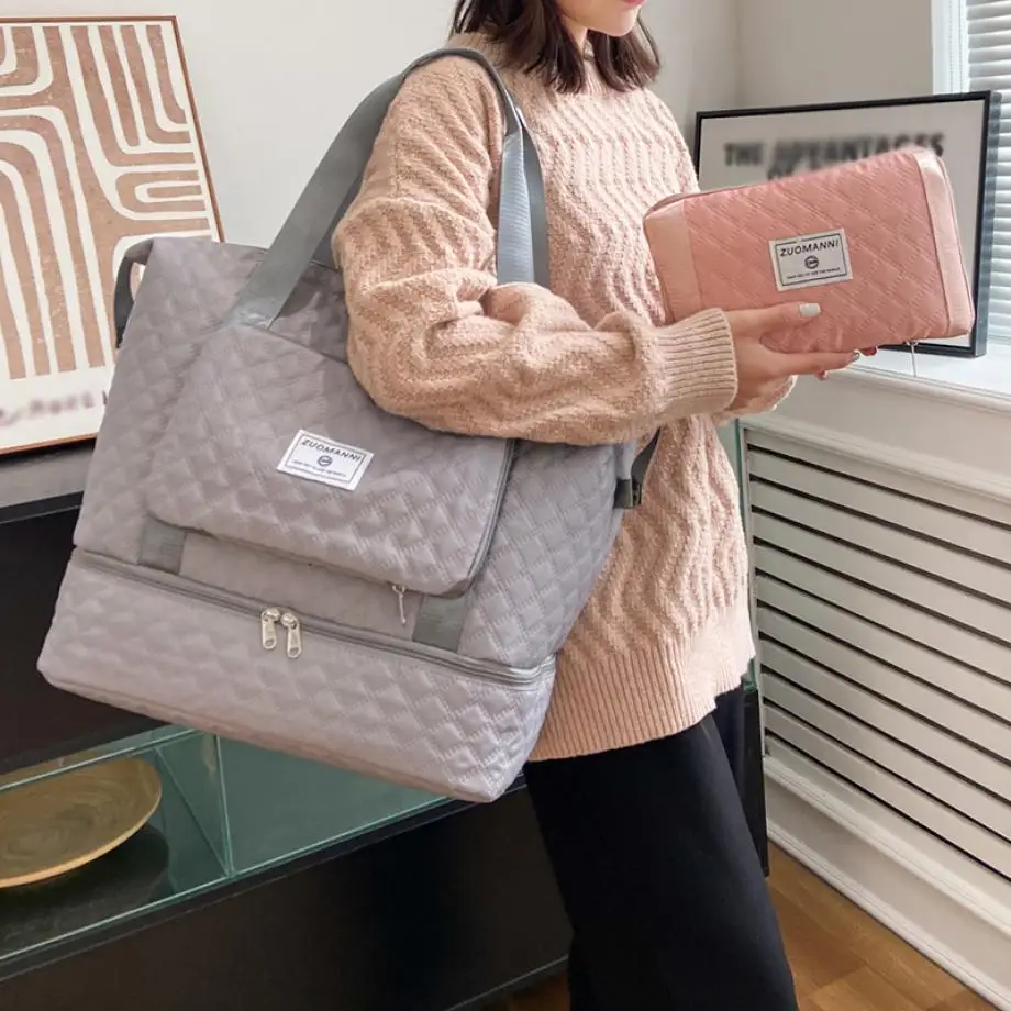 Large Capacity Travel Dufffle Bag for Women Lightweight Argyle Pattern Weekend Overnight Bag Thickened Gym Storage Bag