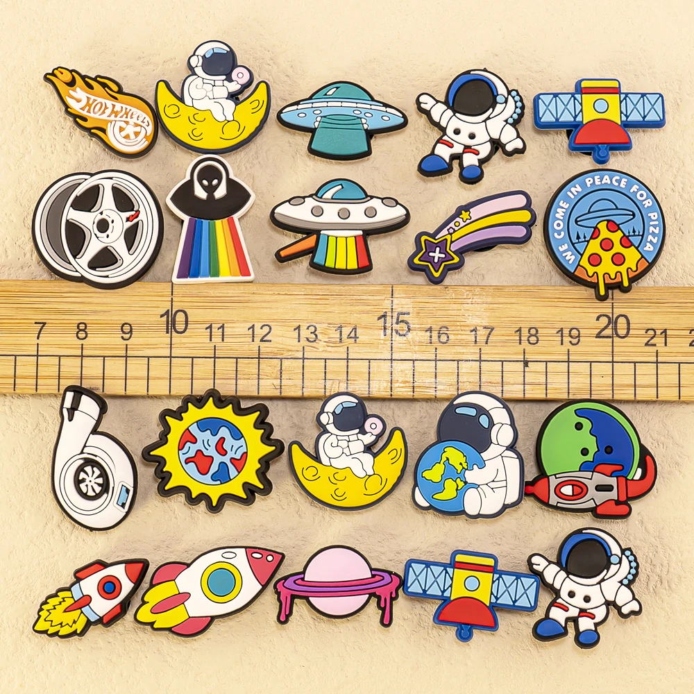 1/16pcs PVC Spaceship Shoe Charms Cartoon Astronaut Cool UFO ET Shoe Accessories Decorations Pins for Men Boy Kids Sandal Gifts