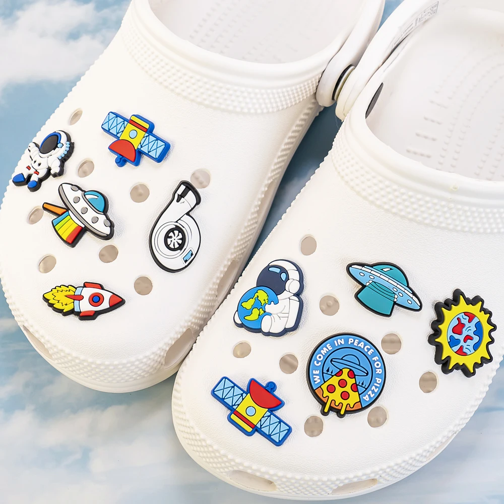1/16pcs PVC Spaceship Shoe Charms Cartoon Astronaut Cool UFO ET Shoe Accessories Decorations Pins for Men Boy Kids Sandal Gifts