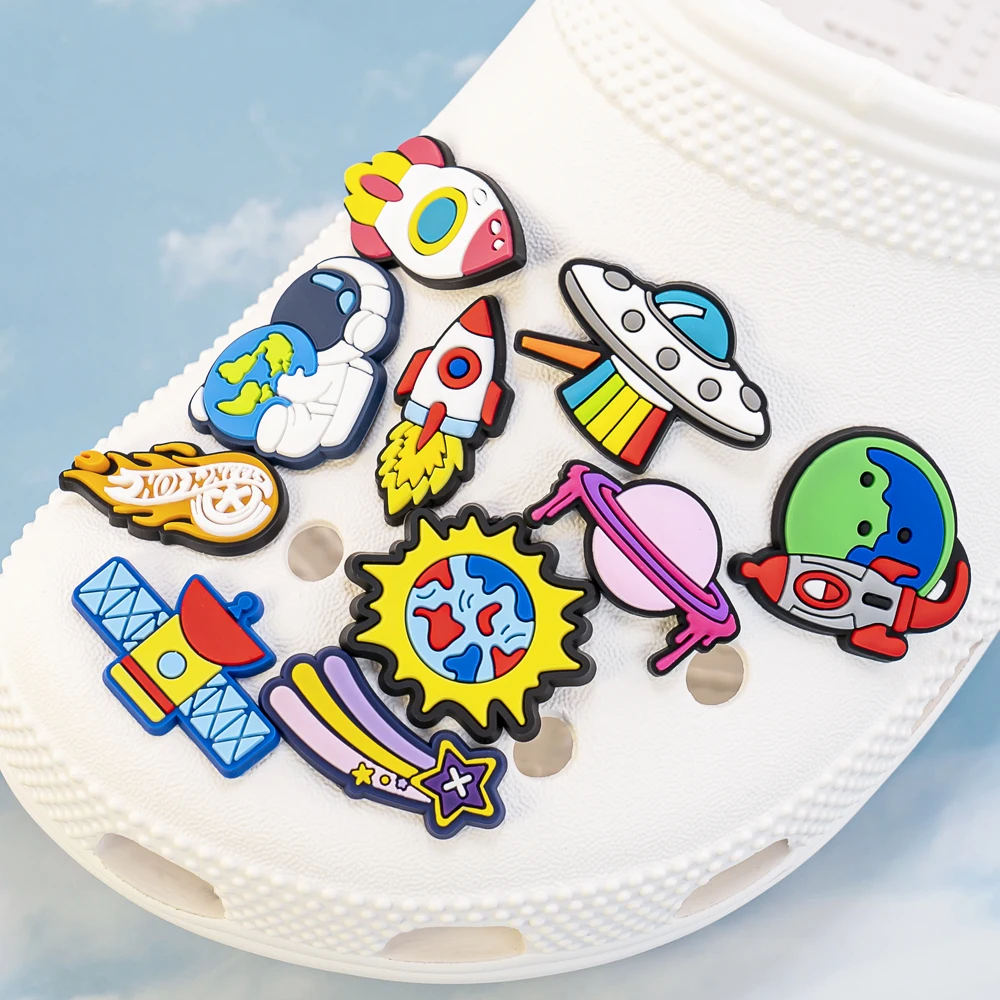 1/16pcs PVC Spaceship Shoe Charms Cartoon Astronaut Cool UFO ET Shoe Accessories Decorations Pins for Men Boy Kids Sandal Gifts