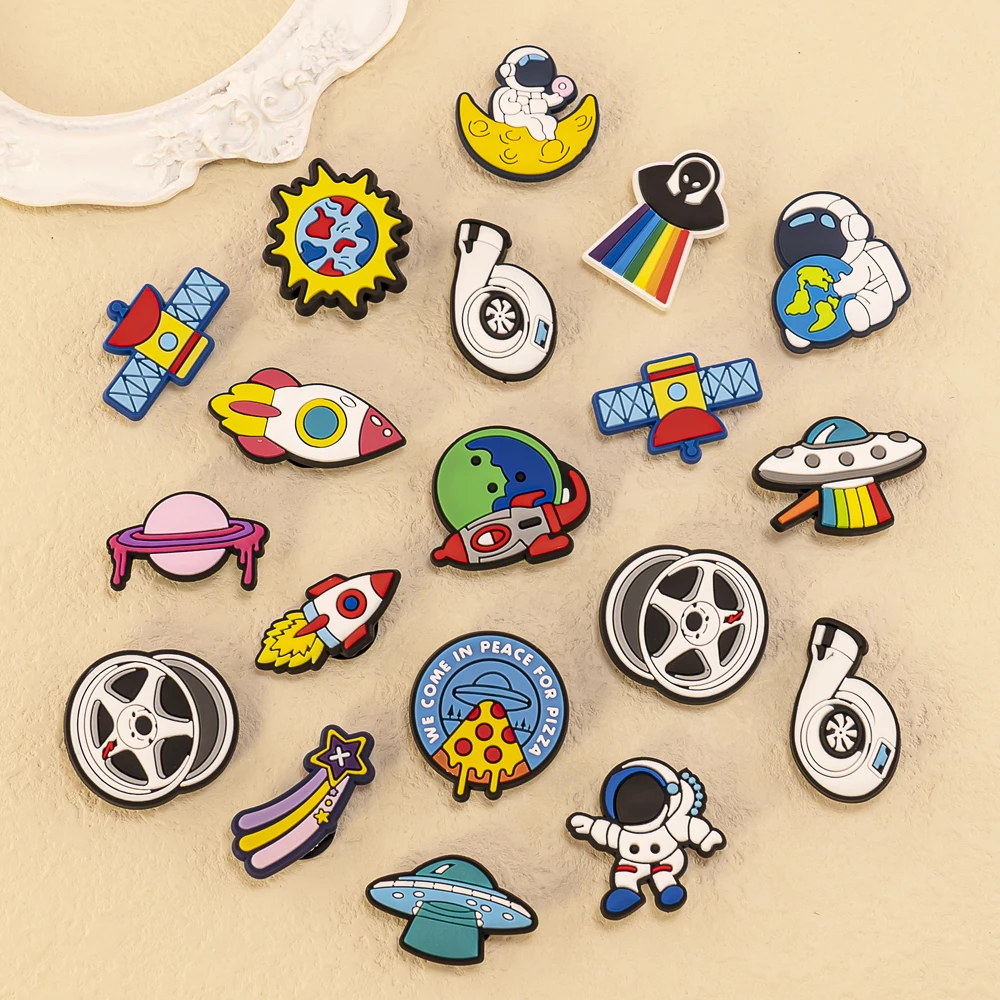 1/16pcs PVC Spaceship Shoe Charms Cartoon Astronaut Cool UFO ET Shoe Accessories Decorations Pins for Men Boy Kids Sandal Gifts