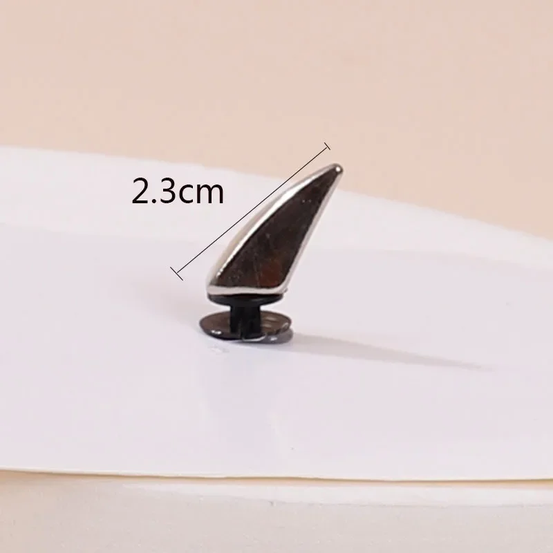 6pcs High Quality Vintage Fashion Rivet Hole Shoe Charms Clogs DIY Punk Style All-match Designer Clog Shoe Accessories