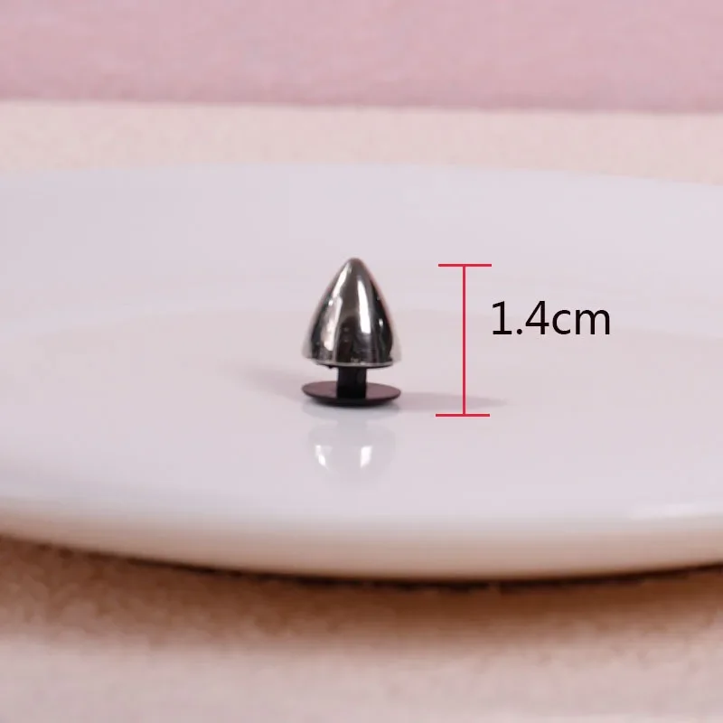 6pcs High Quality Vintage Fashion Rivet Hole Shoe Charms Clogs DIY Punk Style All-match Designer Clog Shoe Accessories
