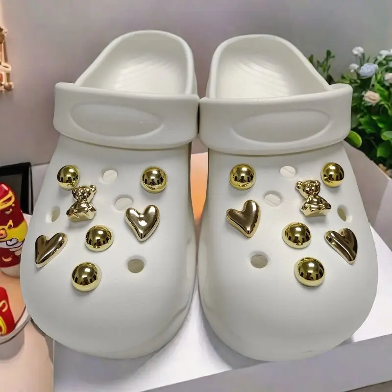 Whole Set Hot Sale DIY Hole Shoes Charms Black and White Pearl Bear Accessories Designer Quality Garden Shoe Decoration Girl Gif