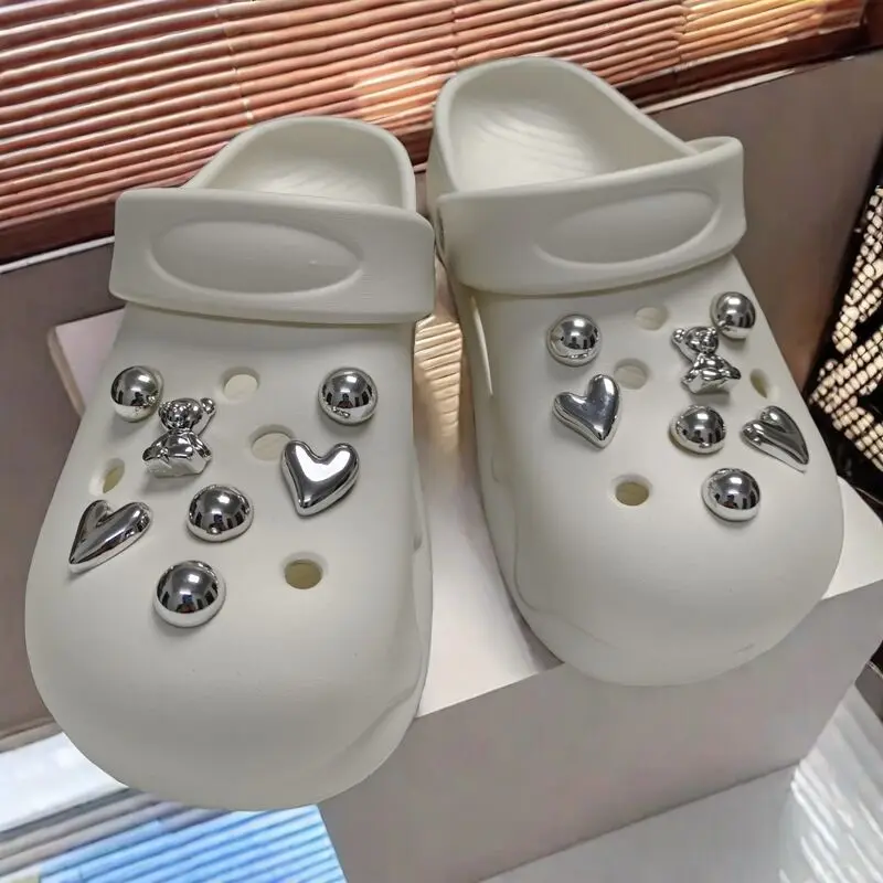 Whole Set Hot Sale DIY Hole Shoes Charms Black and White Pearl Bear Accessories Designer Quality Garden Shoe Decoration Girl Gif