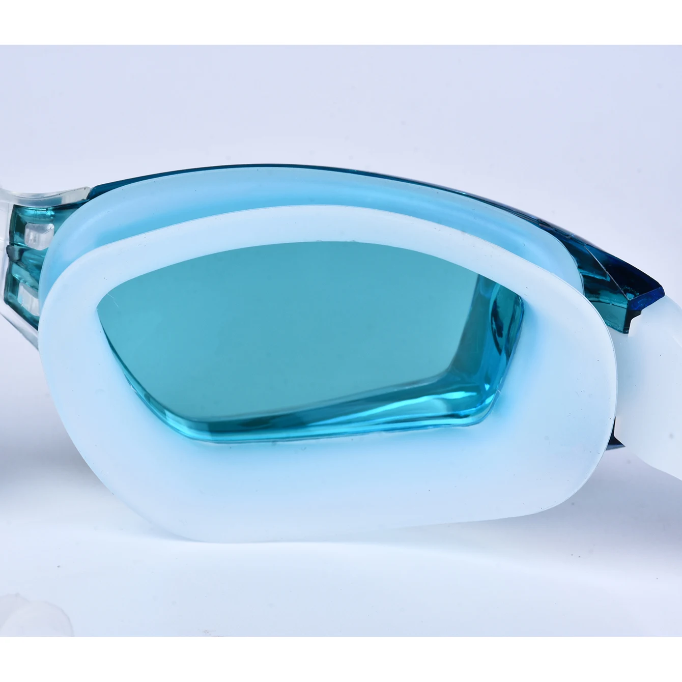 High-Definition Waterproof and Anti-Fog Swimming Goggles for Men and Women
