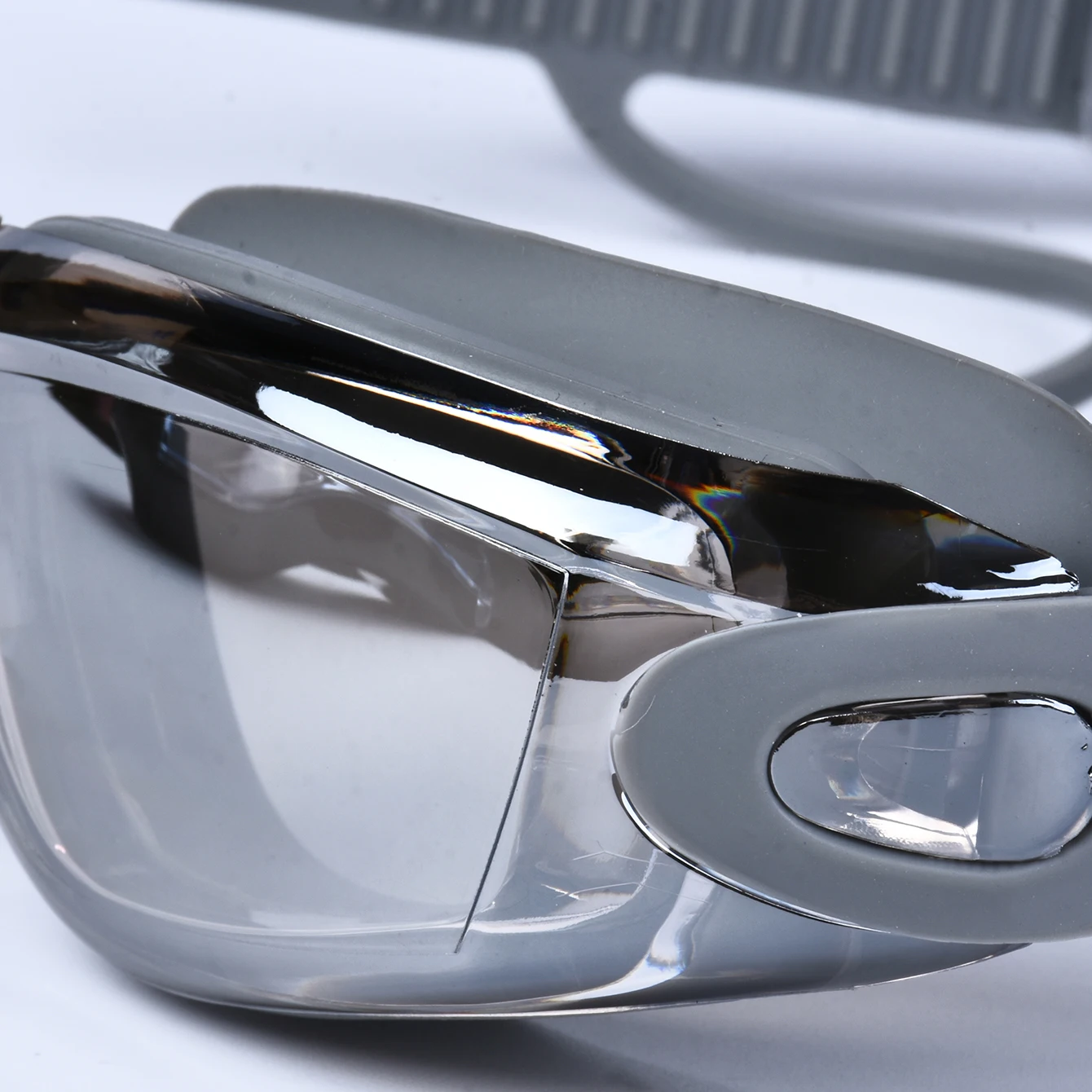 High-Definition Waterproof and Anti-Fog Swimming Goggles for Men and Women