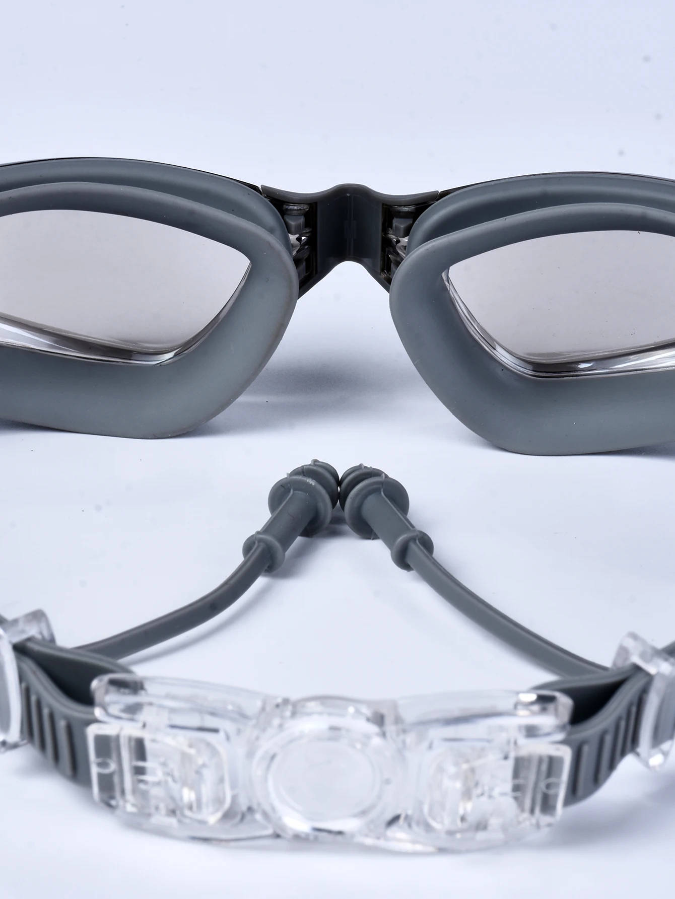 High-Definition Waterproof and Anti-Fog Swimming Goggles for Men and Women