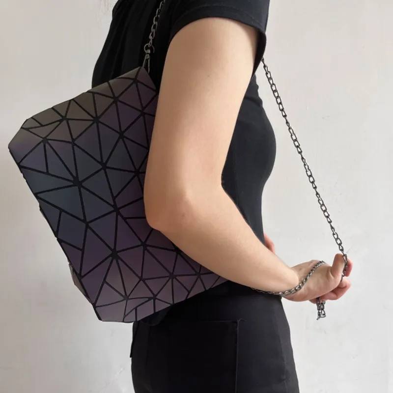 Fashion Reflective Chain Crossbody Bags for Women Folding Geometric Holographic Purses Luminous Sling Shoulder Bag