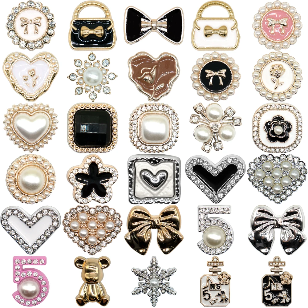 1PCS Acrylic Shoe Charms Fashion Jewelry Shoe Buckle Sandal Pins Accessories Women Men New Shoe Decoration Wristband Tote Bag