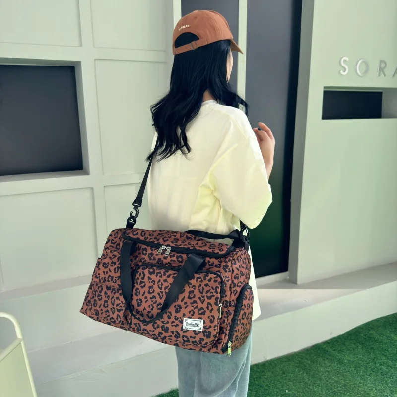 Classic Leopard Print Large Capacity Leisure Luggage Bag With Multiple Pockets And Shoe Compartment Sports Fitness Travel Bag