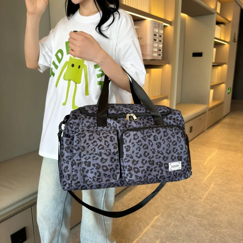 Classic Leopard Print Large Capacity Leisure Luggage Bag With Multiple Pockets And Shoe Compartment Sports Fitness Travel Bag